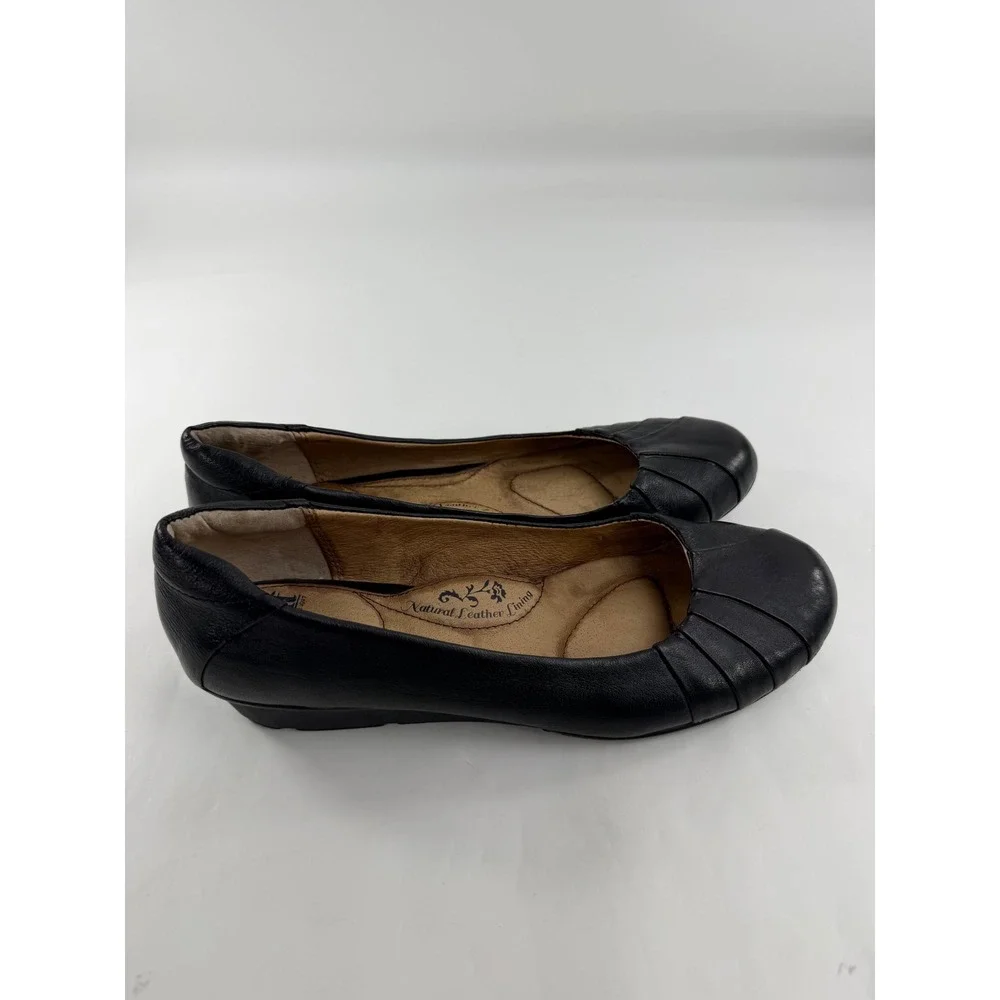 Sofft Womens Black Leather Pleated Round Toe Low Wedge Pump Shoes Size 8.5 M